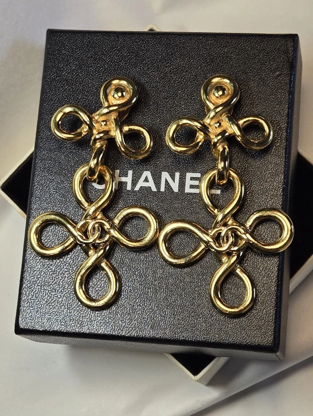 #152 CHANEL Gold Plated Earrings Clip/Vintage